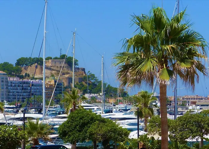 La Giralda 2 Les Marines *