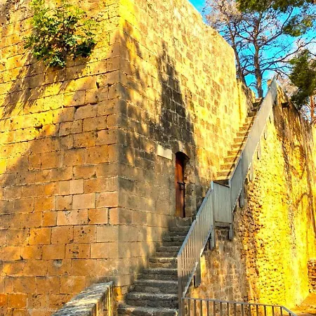 La Giralda 2 Les Marines
